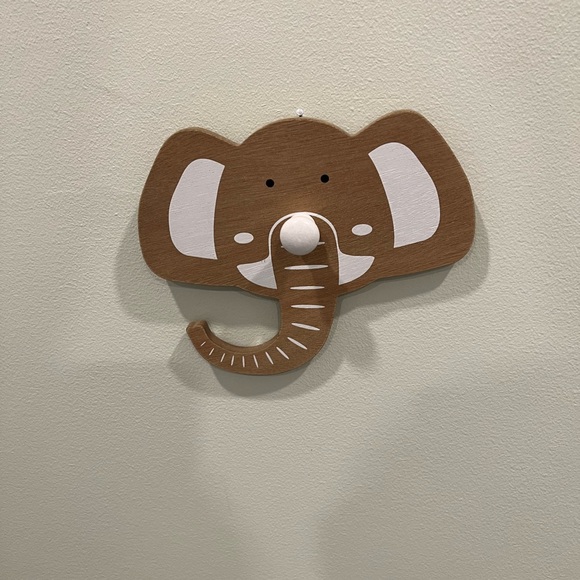 Elephant and giraffe hangers - perfect for nursery! - Picture 2 of 3